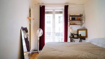 1 bedroom, internet, bed sheets