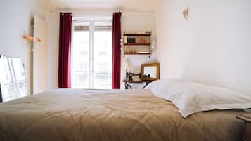 1 bedroom, internet, bed sheets