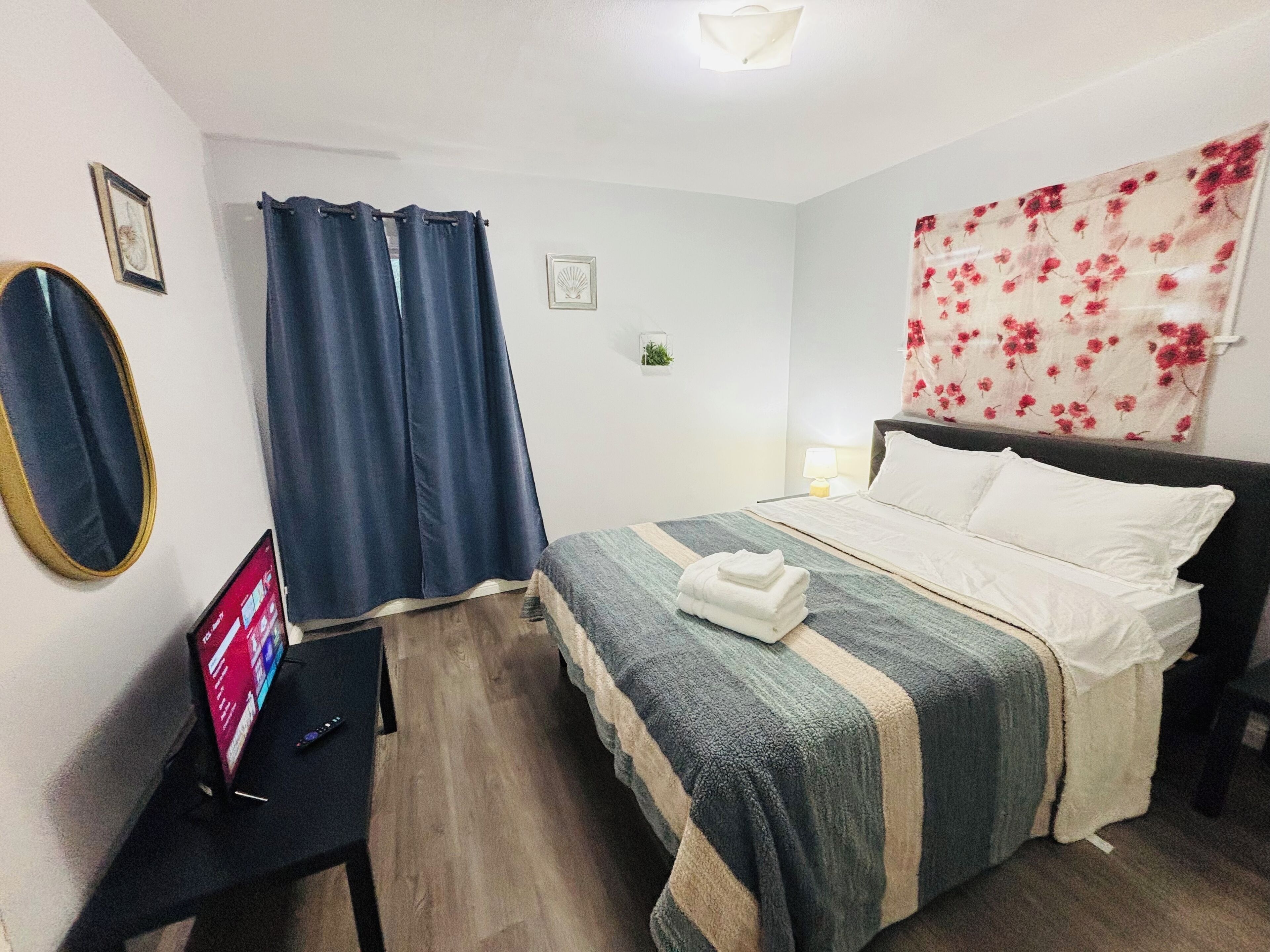 3 soverom, memory foam-senger, safe på rommet og skrivebord