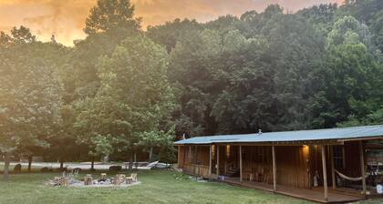 Hemlock Hollow--Secluded wilderness cabin bordering Park