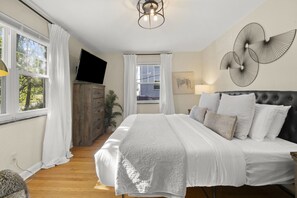 3 bedrooms, desk, iron/ironing board, WiFi