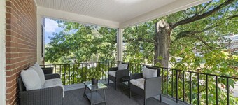 Zan Court Unit 1 · Mt Lookout Hideaway
