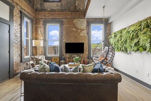 TV