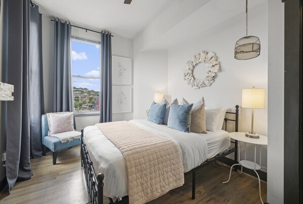 2 bedrooms, desk, iron/ironing board, WiFi