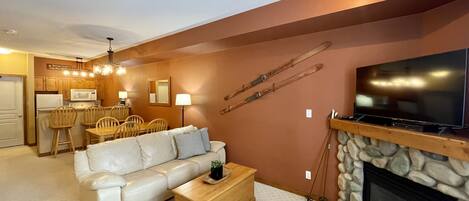 TV, fireplace