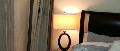 2 Schlafzimmer, Schreibtisch, Bügeleisen/Bügelbrett, kostenloses WLAN