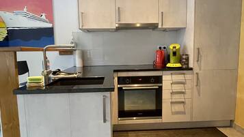 Kühlschrank, Herdplatte, Geschirrspüler