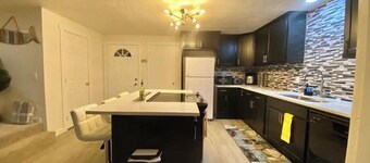 WELCOME TO DEWEY DUCK HOUSE-B! 2BR & 2BA 6-Guests