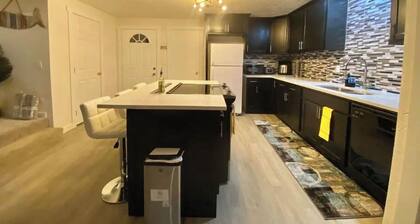 WELCOME TO DEWEY DUCK HOUSE-B! 2BR & 2BA 6-Guests