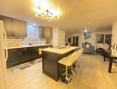 WELCOME TO DEWEY DUCK HOUSE-B! 2BR & 2BA 6-Guests