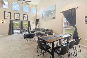 Interior - Attention Star Wars fans! Amazing 6 BR pool (Kissimmee)