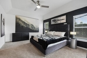 6 habitaciones, tabla de planchar con plancha, cuna de viaje y wifi 