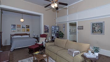 1 chambre, fer et planche Ă  repasser, Wi-Fi gratuit, draps fournis