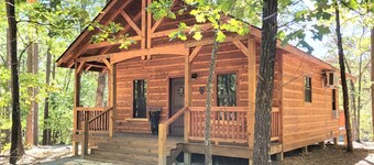 Little Wolf Cabins/The Blue Spruce Cabin close to WPG West Trailhead