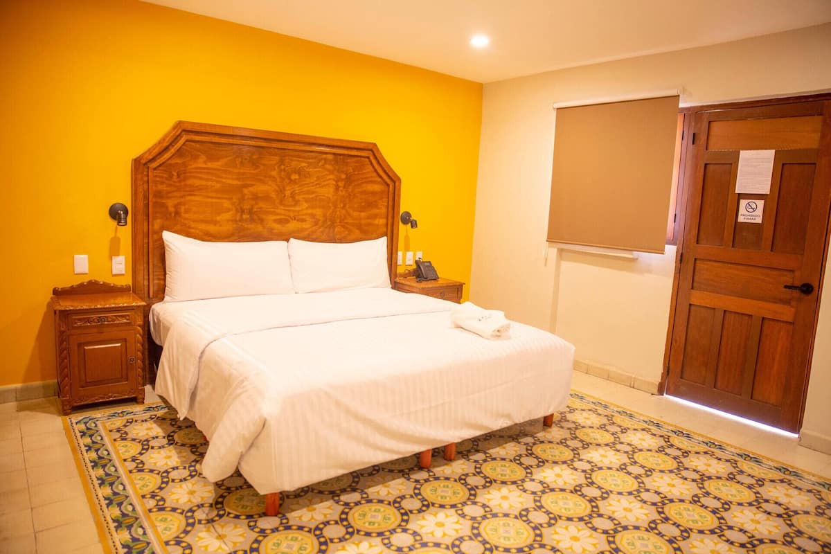 1 habitación, escritorio, wifi gratis y ropa de cama