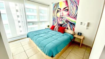 2 bedrooms, iron/ironing board, internet, bed sheets