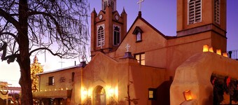 Hot Tub + Pool! Cowgirl Suite at The Desert Compass