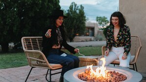 Property grounds - Hot Tub + Pool! Cactus Suite at The Desert Compass (Albuquerque)