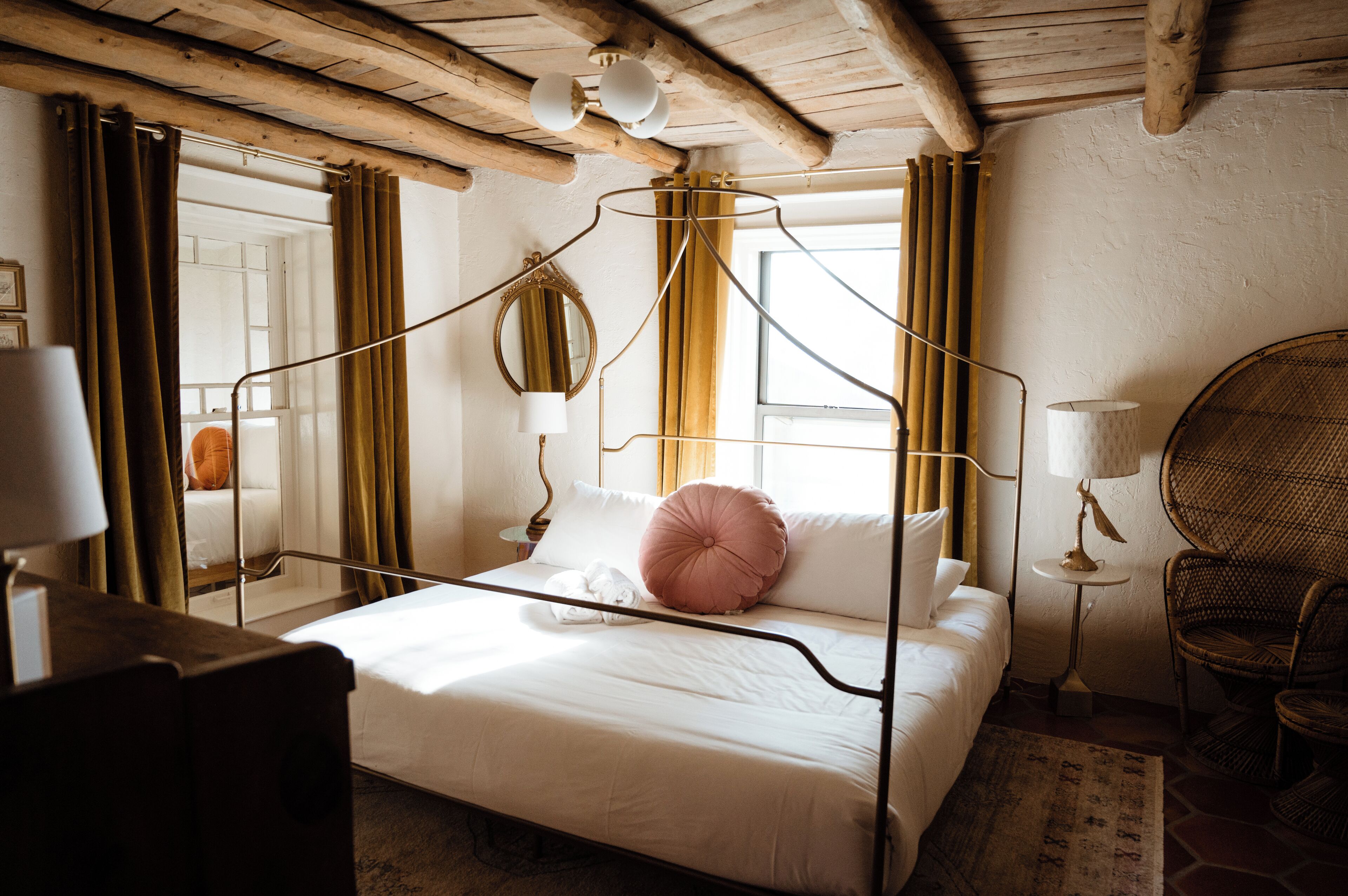 1 多间卧室、办公桌、熨斗/熨衣板、旅行婴儿床