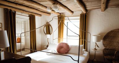 Hot Tub + Pool! Luna Suite at The Desert Compass