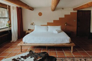 1 bedroom - Hot Tub + Pool! Rattlesnake Suite at The Desert Compass in Old Town (Albuquerque)