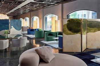 Lobby lounge at The Satire, Autograph Collection