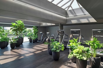 Lobby lounge at The Satire, Autograph Collection