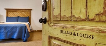 Hideout @ the Rim - Thelma & Louise Suite