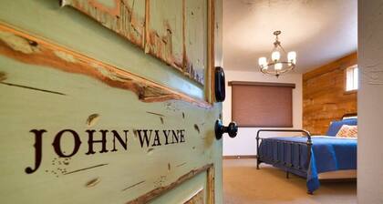 Hideout @ the Rim - John Wayne Suite