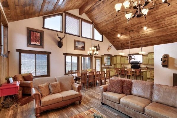 Fireplace, offices - Hideout @ the Rim - John Wayne Suite (Moab)