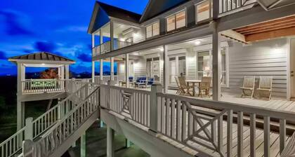 Spacious 6BR En Suite, Large Balcony, Stunning Ocean Views! Ping Pong/Foosball!