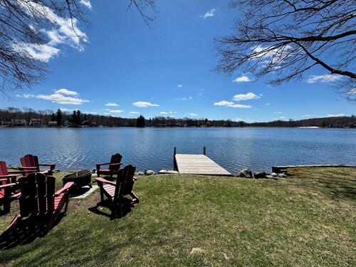 Pocono Lakefront Cabin: Lakefront 2BR w/ Kayaks + Paddleboards, Near Ski