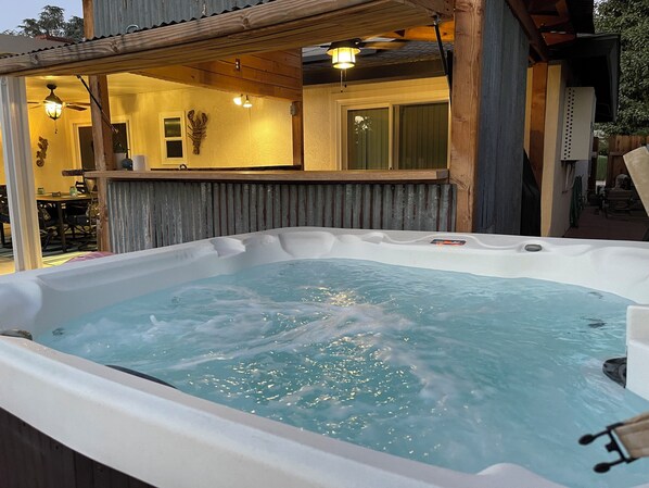 Baignoire à remous extérieure