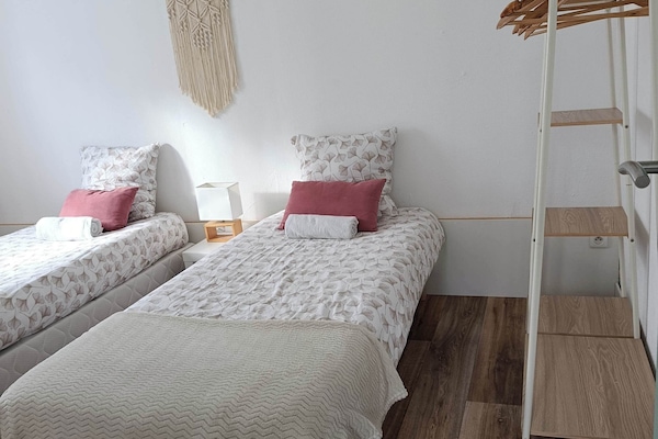 2 Schlafzimmer, Bügeleisen/Bügelbrett, Reisekinderbett, kostenloses WLAN