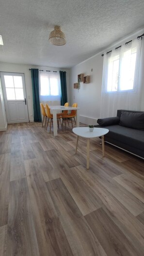 Interior - Detached house with enclosed garden (Abbeville)