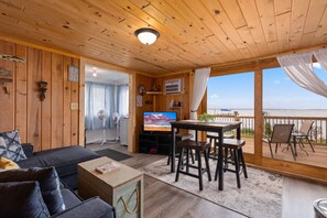 Een smart-tv en een dvd-speler