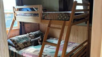 3 bedrooms, free WiFi, bed sheets