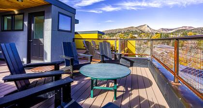 Luxury Riverfront Townhome Downtown, Roof Top Deck