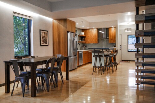 Luxury Downtown Townhome | Rooftop Deck Vistas