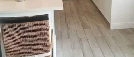 雪櫃、微波爐、焗爐、爐具