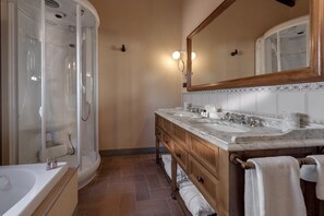 Hair dryer, towels - Villa Il Nido - Private Tuscany villa with  pool (Pienza)