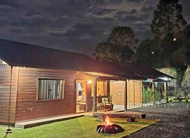 Fachada del alojamiento - Noche