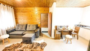 Casa Completa | 2 Suítes + Fogo de Chão | Living area - Casa Completa | 2 Suítes + Jardim com Fogo de Chão (Urubici)