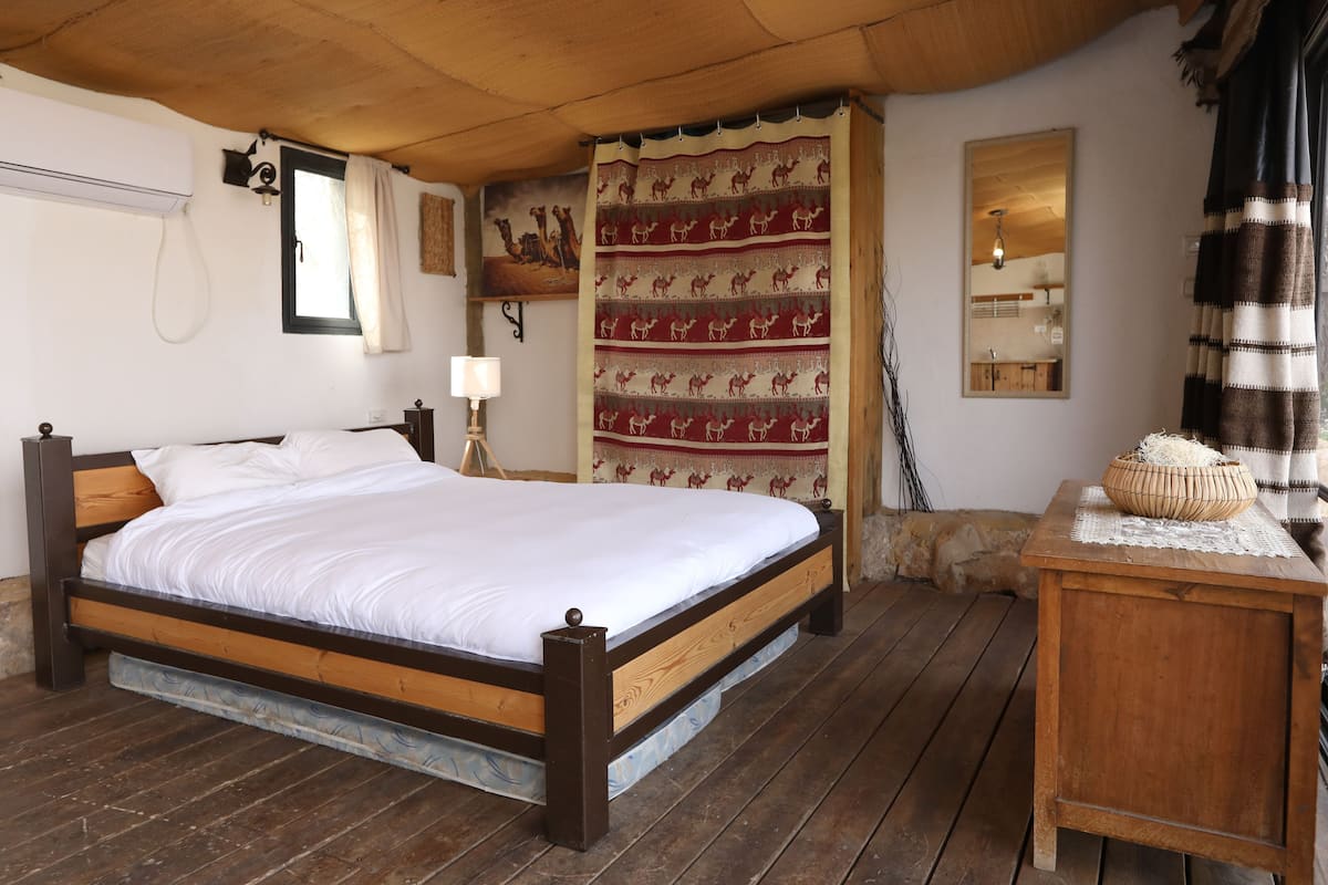 Cabin | Living area | Flat-screen TV