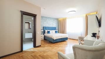 1 bedroom, desk, free WiFi, bed sheets