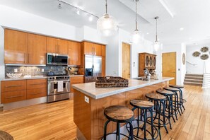 Townhome, Multiple Beds (Off the Hook) | Private kitchen | Full-size fridge, microwave, oven, stovetop - Off the Hook by Beachside Management (Siesta Key)