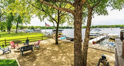 Lakefront Cottage with Gorgeous Sunsets