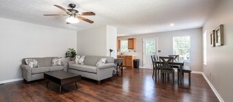 Spacious home w/ King Bed, Garage, & Outdoor Space