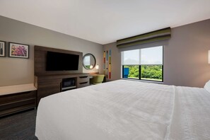 Room, 1 King Bed, Accessible, Bathtub | In-room safe, desk, laptop workspace, blackout drapes - Hampton Inn Detroit Southfield (Southfield)