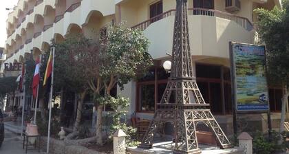 EIFFEL HOTEL
